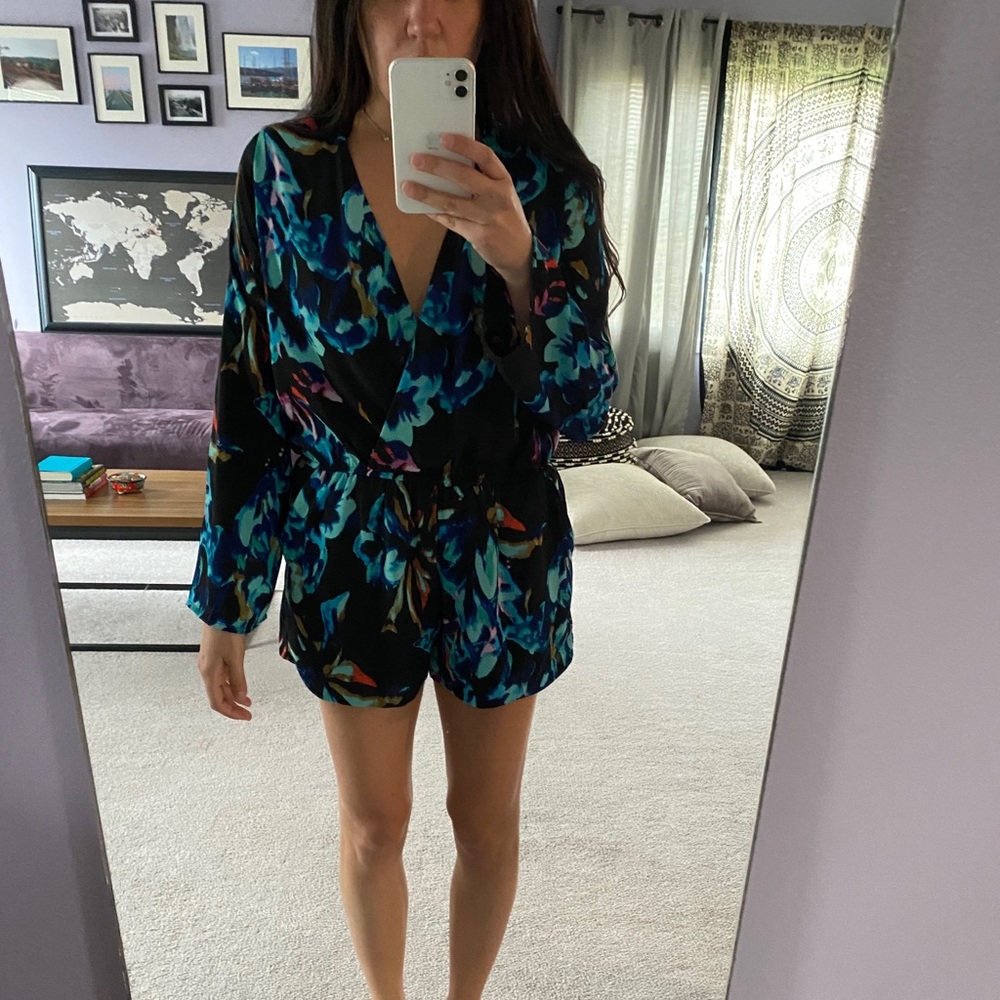 DesignLab multi-color romper - Picture 2 of 6